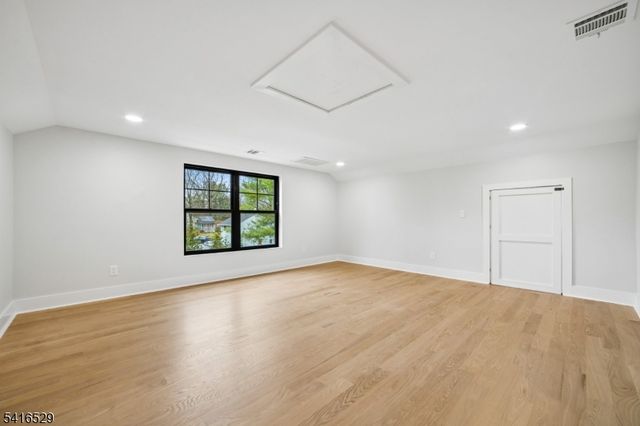 111 N Summit Ave, Chatham Boro, NJ 07928