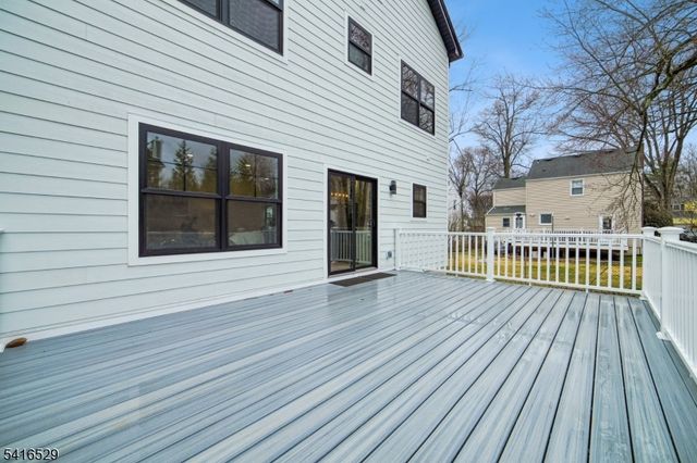 111 N Summit Ave, Chatham Boro, NJ 07928