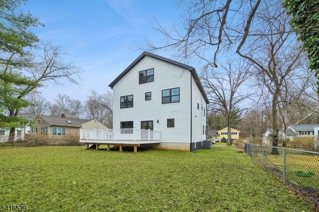 111 N Summit Ave, Chatham Boro, NJ 07928