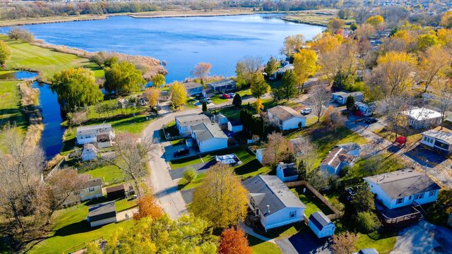 82 Sandbar, Lakemoor, IL 60051