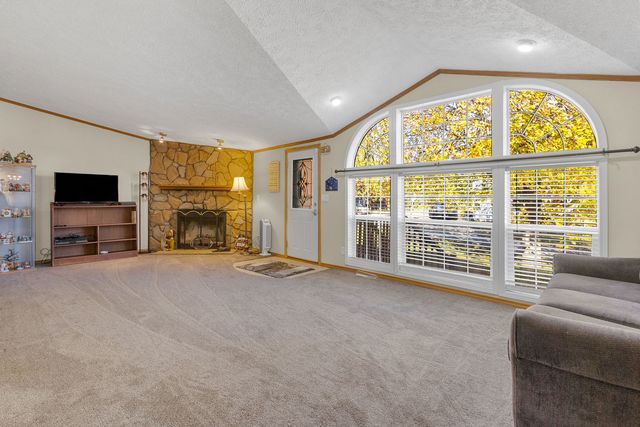 82 Sandbar, Lakemoor, IL 60051