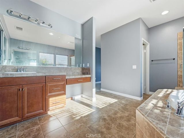 2947 Gilbert Avenue, Corona, CA 92881