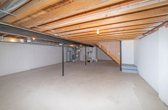 392 Woodfield Square Lane, Brighton City, MI 48116