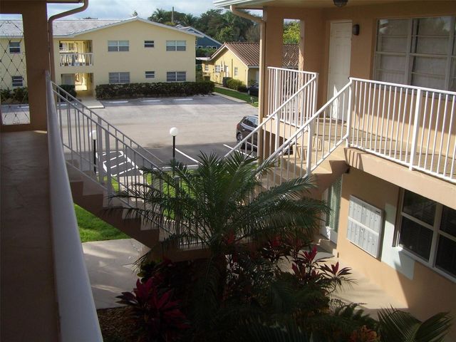 2737 NE 28th Street 7w, Lighthouse Point, FL 33064