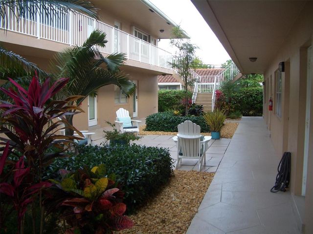 2737 NE 28th Street 7w, Lighthouse Point, FL 33064