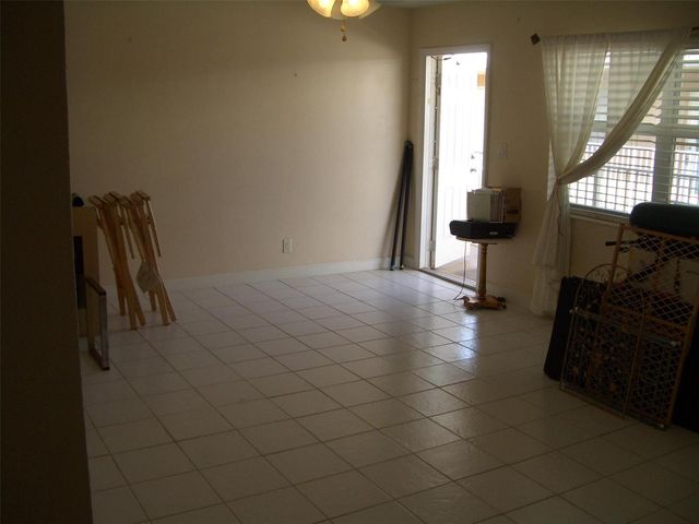 2737 NE 28th Street 7w, Lighthouse Point, FL 33064
