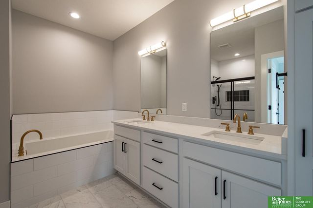 21155 Hartman Avenue, Elkhorn, NE 68022