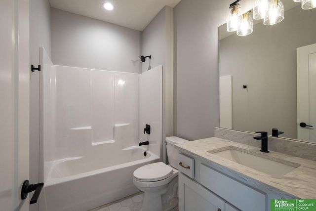 21155 Hartman Avenue, Elkhorn, NE 68022