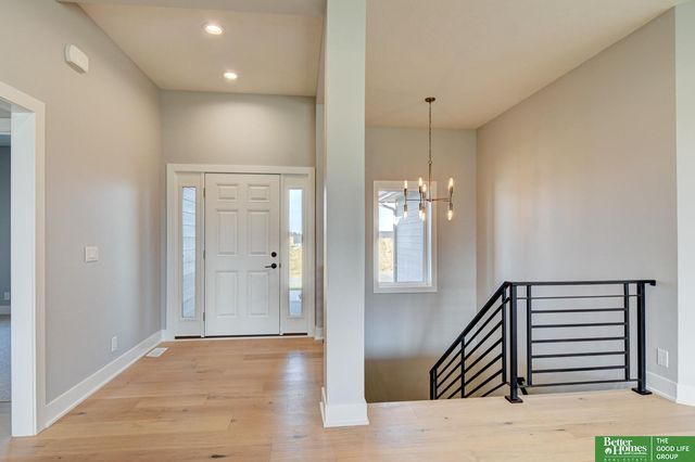 21155 Hartman Avenue, Elkhorn, NE 68022