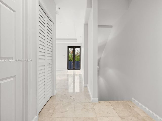 5864 SW 74th Terrace G, South Miami, FL 33143