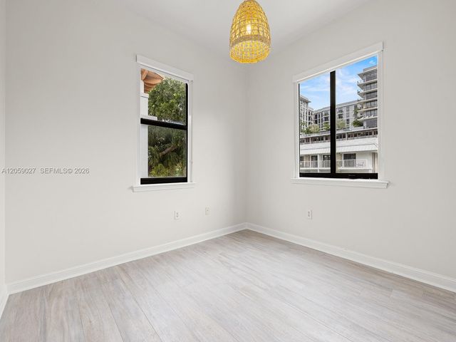 5864 SW 74th Terrace G, South Miami, FL 33143