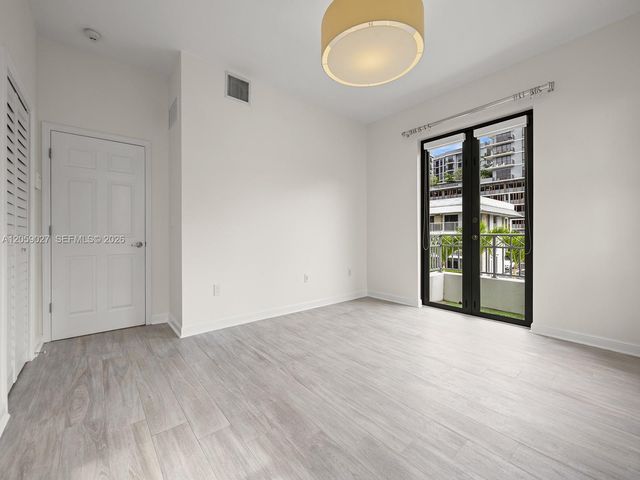 5864 SW 74th Terrace G, South Miami, FL 33143