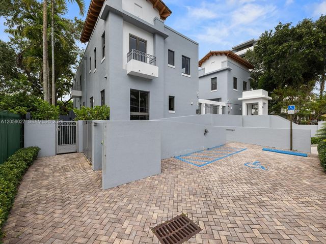 5864 SW 74th Terrace G, South Miami, FL 33143