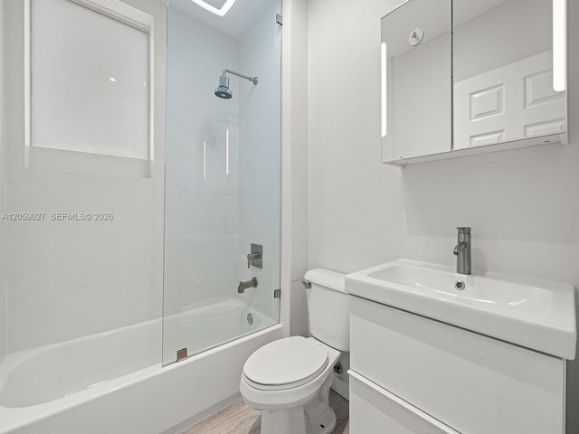 5864 SW 74th Terrace G, South Miami, FL 33143