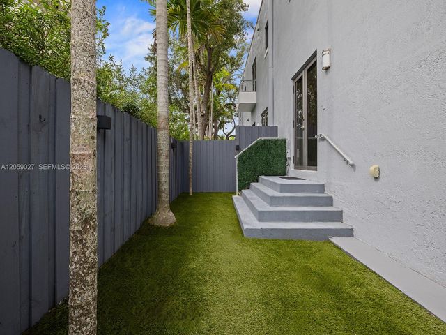 5864 SW 74th Terrace G, South Miami, FL 33143