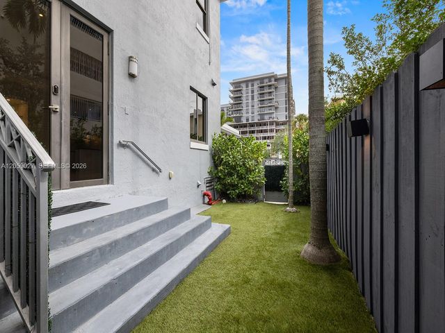 5864 SW 74th Terrace G, South Miami, FL 33143