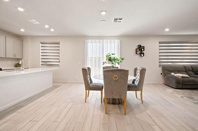 10024 Denali Ln, Stockton, CA 95219