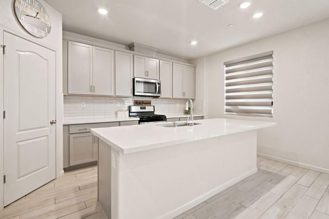 10024 Denali Ln, Stockton, CA 95219