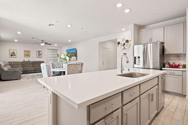 10024 Denali Ln, Stockton, CA 95219