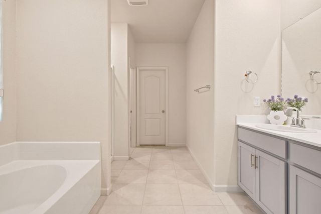 10024 Denali Ln, Stockton, CA 95219