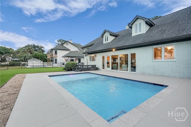 29 Penrose Drive, Savannah, GA 31410