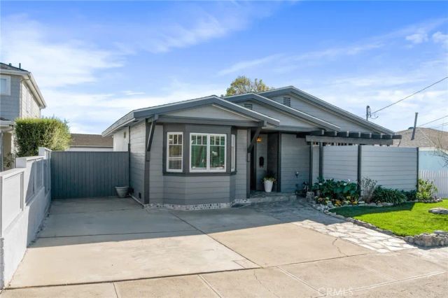 1314 10th, Manhattan Beach, CA 90266