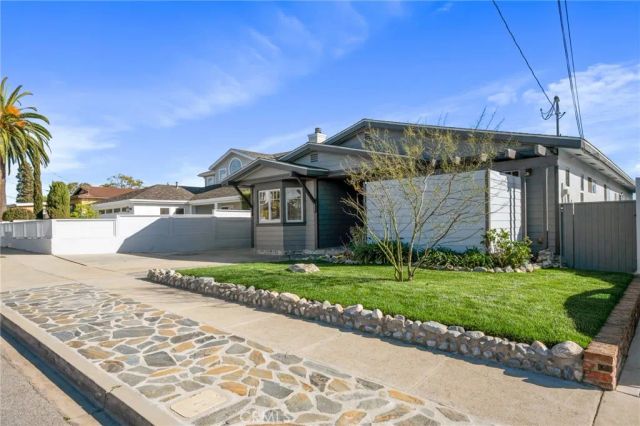 1314 10th, Manhattan Beach, CA 90266