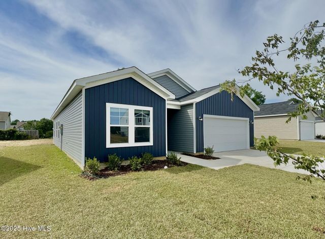 502 Bellefonte Court, Richlands, NC 28574