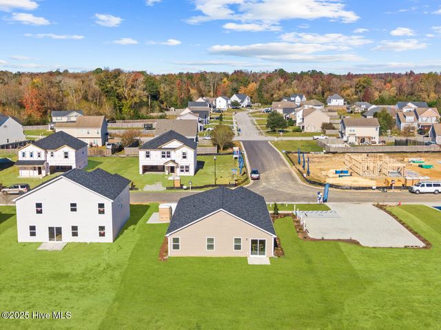 502 Bellefonte Court, Richlands, NC 28574