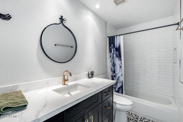 1902 E LINGER Lane, Phoenix, AZ 85020