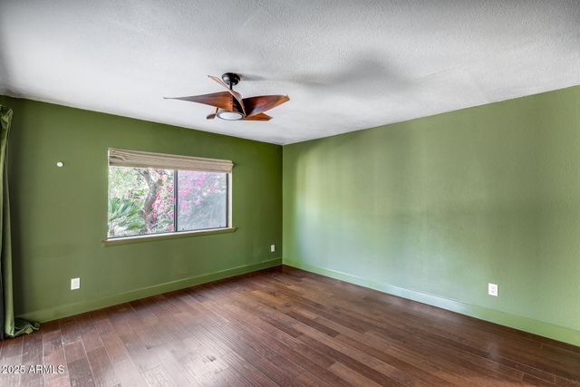 1902 E LINGER Lane, Phoenix, AZ 85020