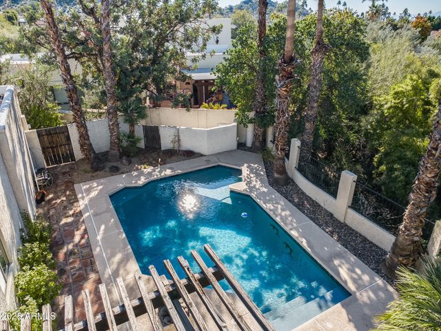 1902 E LINGER Lane, Phoenix, AZ 85020