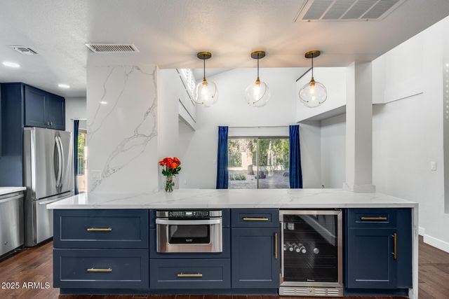 1902 E LINGER Lane, Phoenix, AZ 85020