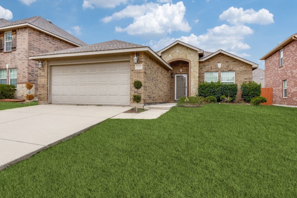 2417 Grand Rapids Drive, Fort Worth, TX 76177