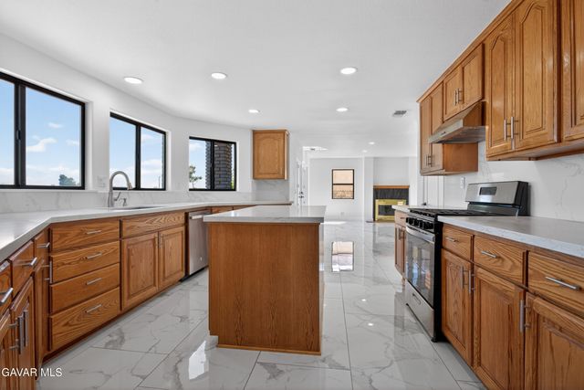 6841 Granada Drive, Palmdale, CA 93551