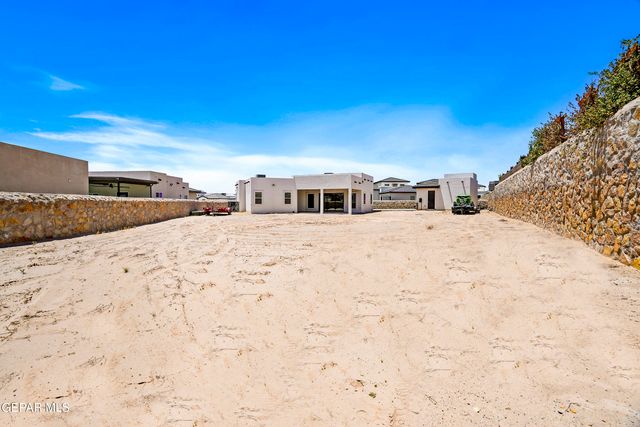 352 EMERALD TREE Lane, Horizon City, TX 79928