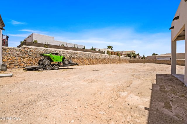 352 EMERALD TREE Lane, Horizon City, TX 79928