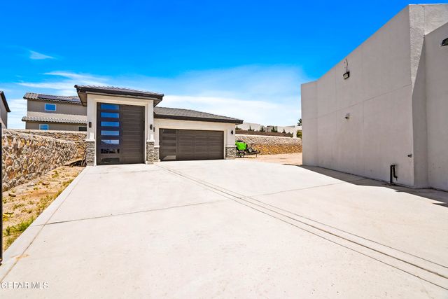 352 EMERALD TREE Lane, Horizon City, TX 79928