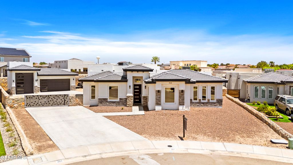 352 EMERALD TREE Lane, Horizon City, TX 79928