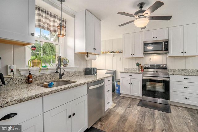 129 W TOWNSHIP LINE RD, Norristown, PA 19403