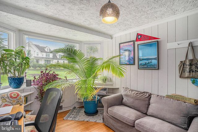 129 W TOWNSHIP LINE RD, Norristown, PA 19403