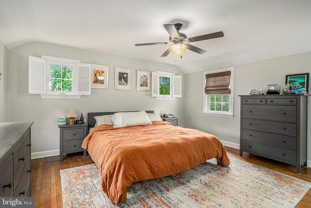 129 W TOWNSHIP LINE RD, Norristown, PA 19403