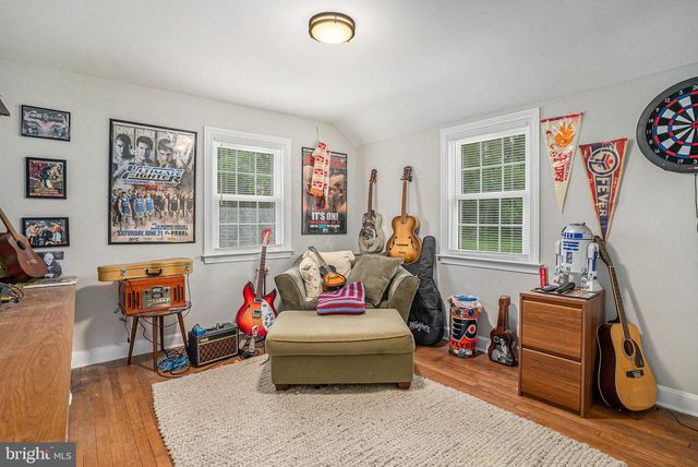 129 W TOWNSHIP LINE RD, Norristown, PA 19403