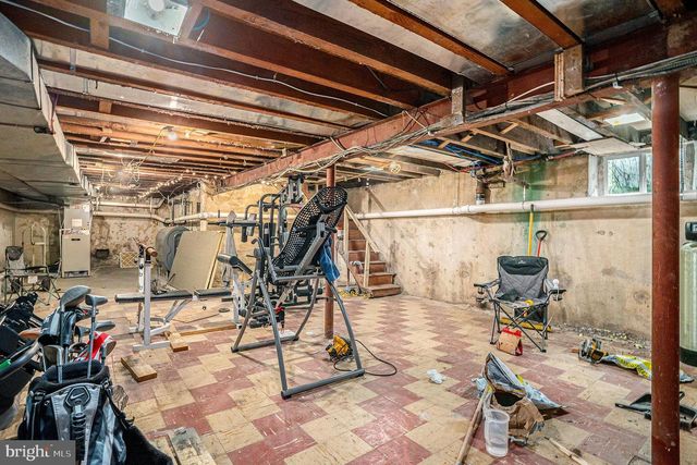 129 W TOWNSHIP LINE RD, Norristown, PA 19403