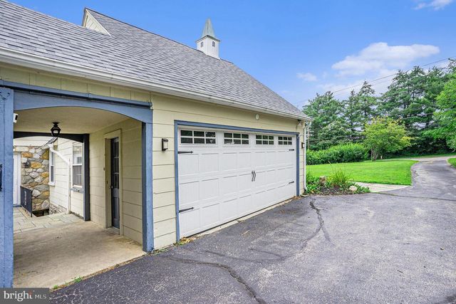 129 W TOWNSHIP LINE RD, Norristown, PA 19403