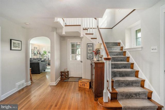 129 W TOWNSHIP LINE RD, Norristown, PA 19403