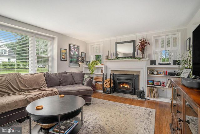 129 W TOWNSHIP LINE RD, Norristown, PA 19403