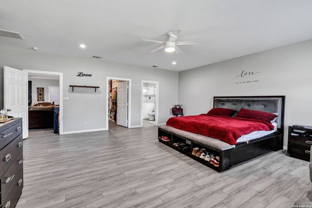 23007 DREAM VIEW DR, Elmendorf, TX 78112