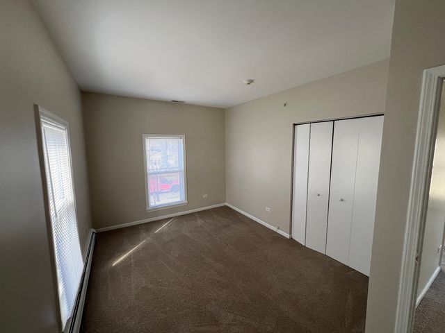 301 W MAIN Street 2, Barrington, IL 60010