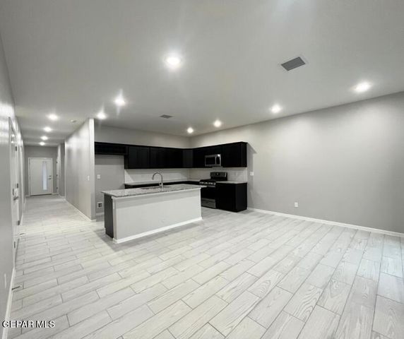 3816 Surmise Street, El Paso, TX 79938